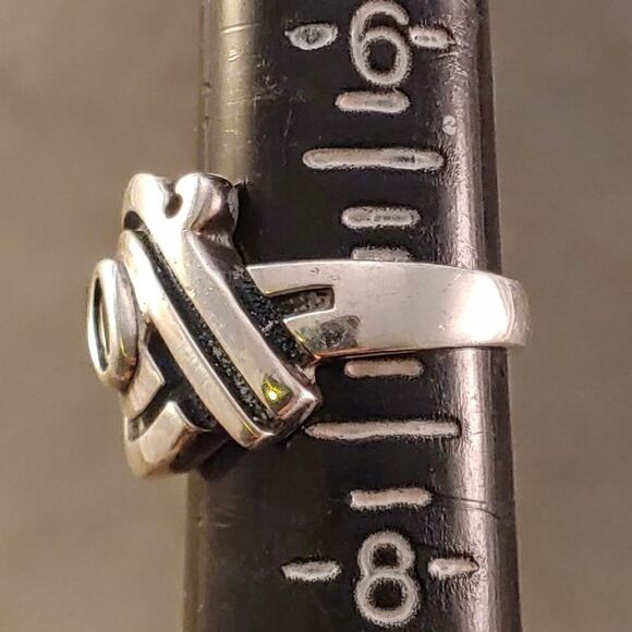 Sterling Peridot Artisan Modern Twist Ring - Picture 5 of 5